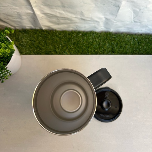 Hydro Flask
40 oz Travel Tumbler -
Black new ,flexible straw - Picture 14 of 16